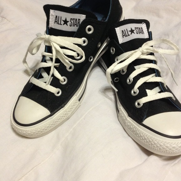 Converse Shoes - 💥SOLD💥Converse Black - Sz 7 - Brand New !!