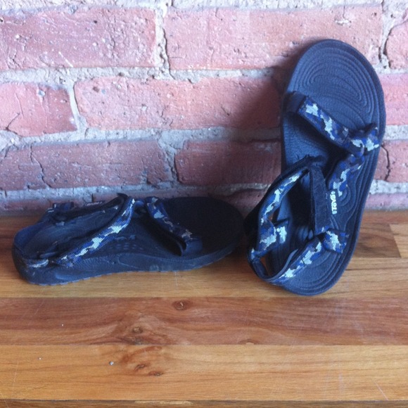 Teva worn once