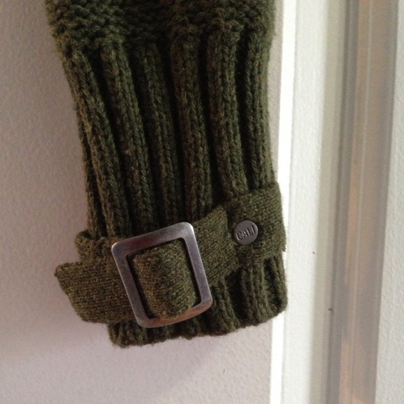 🚫 SOLD🚫Dark Green Military sweater - Picture 3 of 4