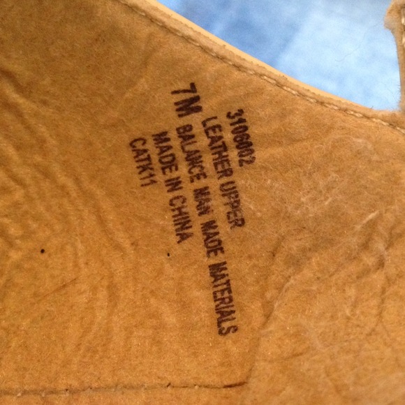 Cute beige heels! - Picture 2 of 3