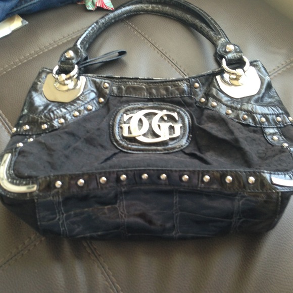On hold Black guess purse