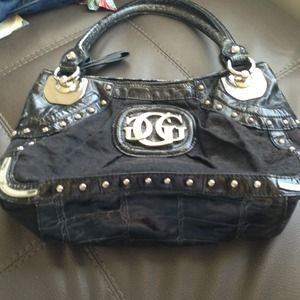 On hold Black guess purse