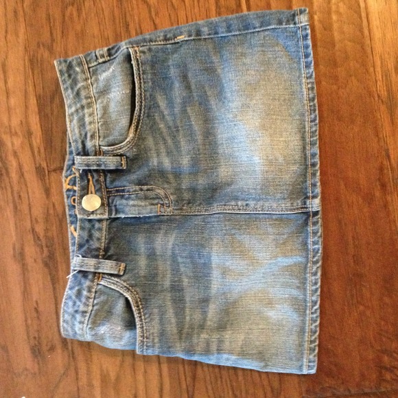 Denim skirt size 10 (in kids)