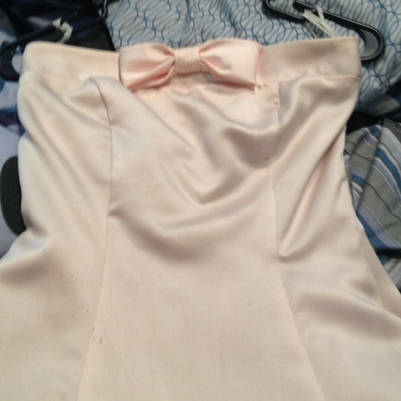 Dusty pink colored strapless with a bow - Picture 2 of 2