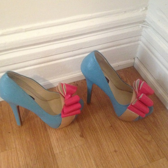 Pinup girl heels