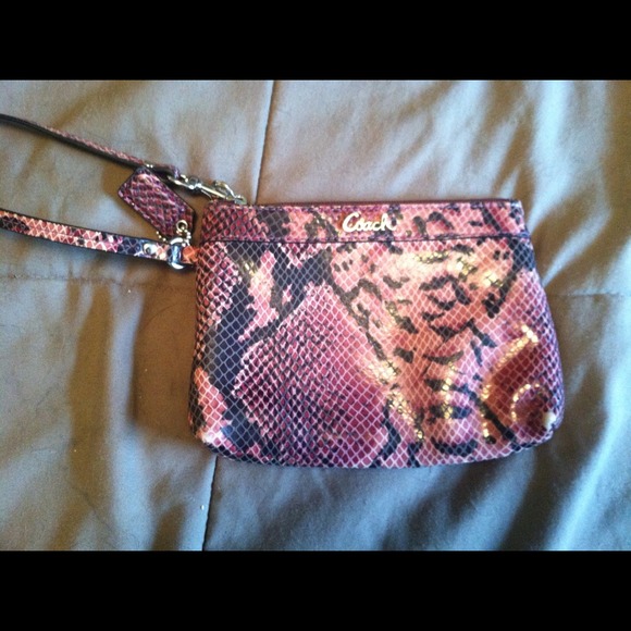 🌺Coach Wristlet