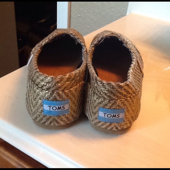 Toms, size 7.5 bnwot. just tried to small