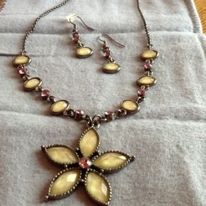Necklace and earring set