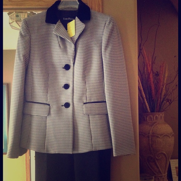 Evan-Picone Suit. --TRADED