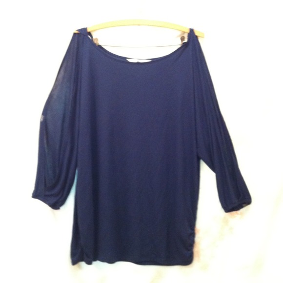 ✂️Sale✂️ Navy Blue Long Top Slit Sleeves