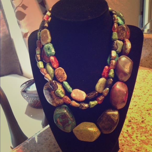 Beautiful multi color necklace and flats