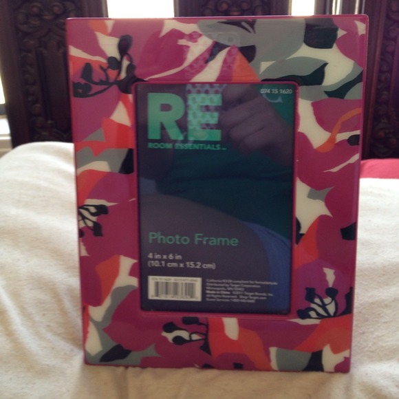 Multicolor print picture frame! 💛 - Picture 3 of 3