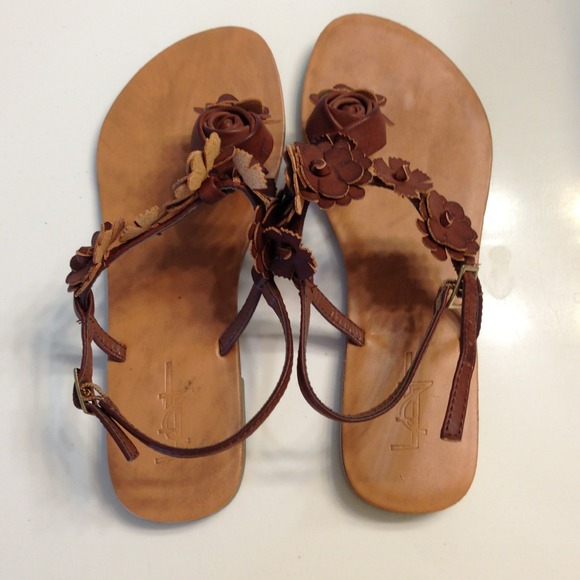 Leather flower sandals flash sale