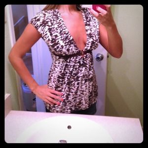 Express leopard print plunge tunic!
