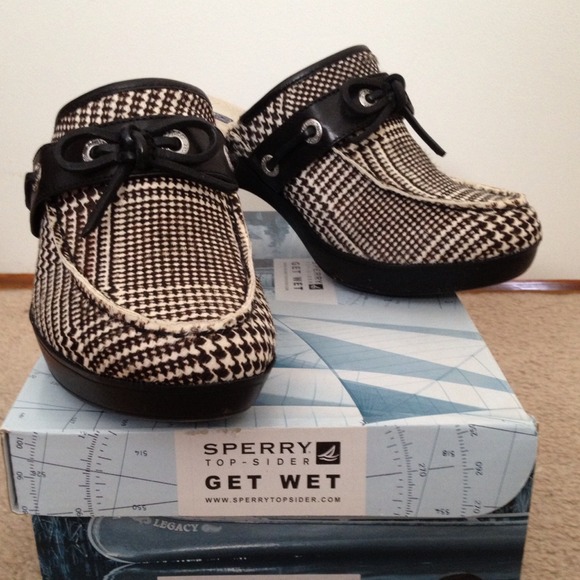 Sperry Clogs