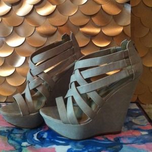 Steve Madden wedges
