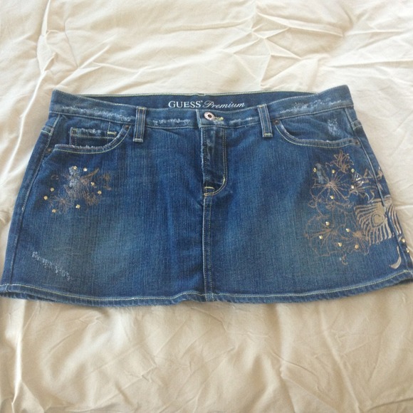 💥SOLD!!!!!!💥GUESS denim skirt