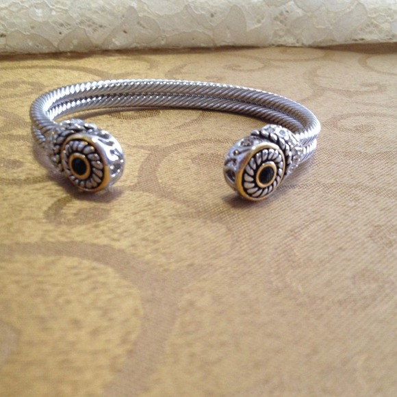 Crystal studded cable cuff bracelet - Picture 2 of 2