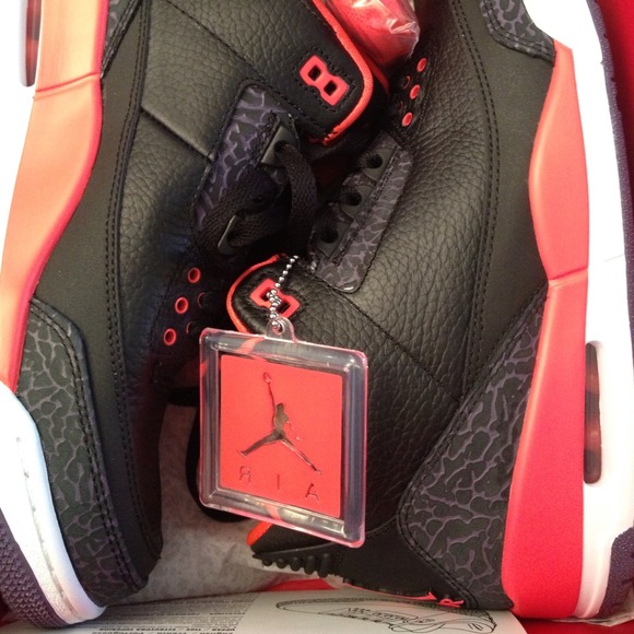 Jordan Retro 3 Bright Crimson size 4 (size 6)