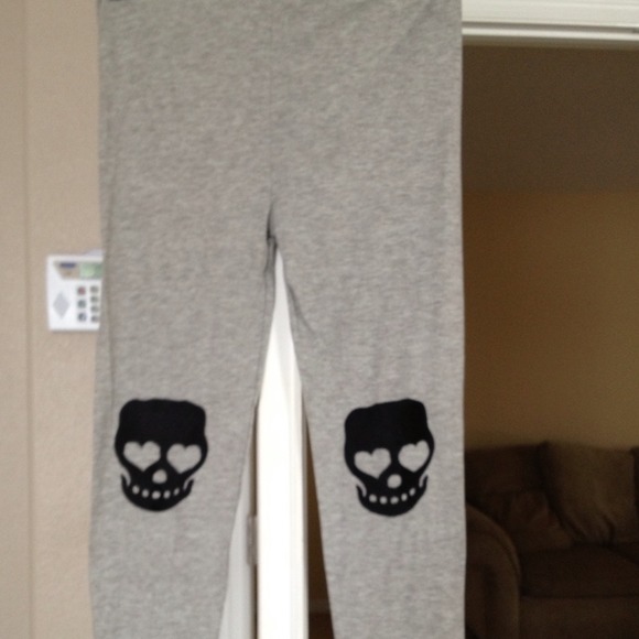 Skull leggings, new without tags, never worn