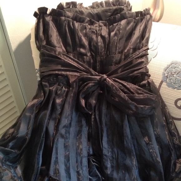 ❤REDUCED❤ Betsey Johnson prom dress😘 - Picture 2 of 4