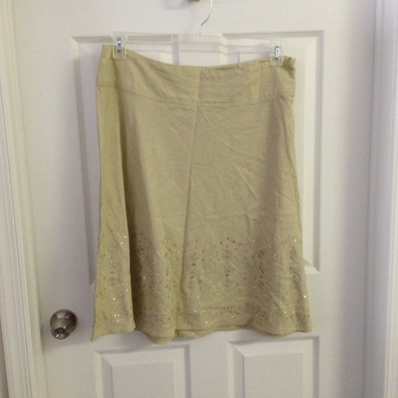 Khaki color woman's plus size skirt - Picture 2 of 3
