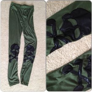 Reduced!!!! $15 to $10 Faux leather skull leggings