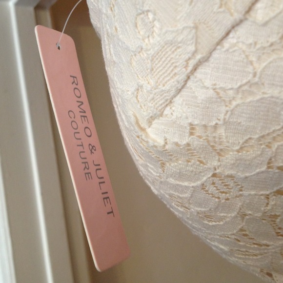 Romeo & Juliet Couture tube dress - with lace. - Picture 4 of 4