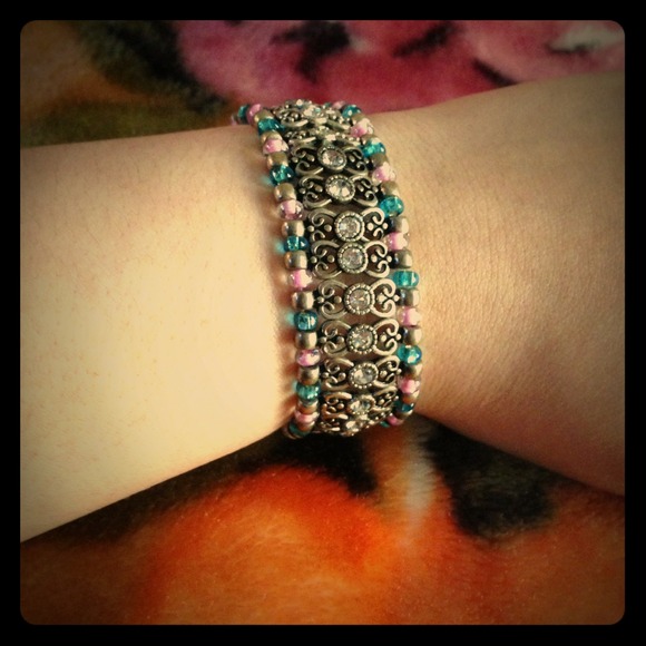 Shiny stretchy bracelet