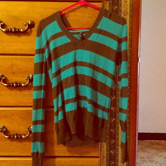 🍀 Traded! 🍀 Striped hooded sweater