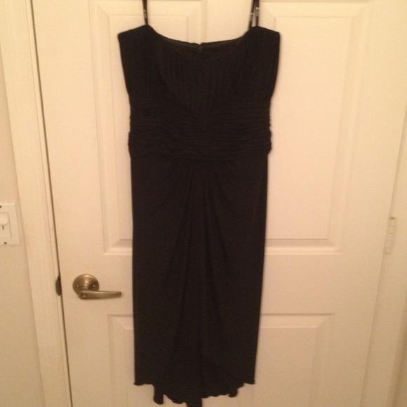 ⬇REDUCED⬇ Strapless black high-low dress ✨👗