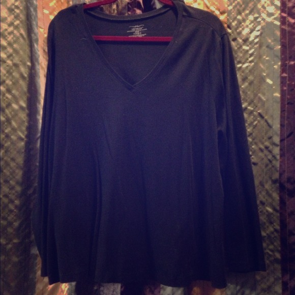 Plus size black tee with mid arm sleeves💥reduced