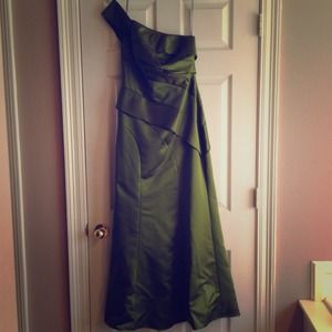 Vera Wang White label Olive one shoulder dress