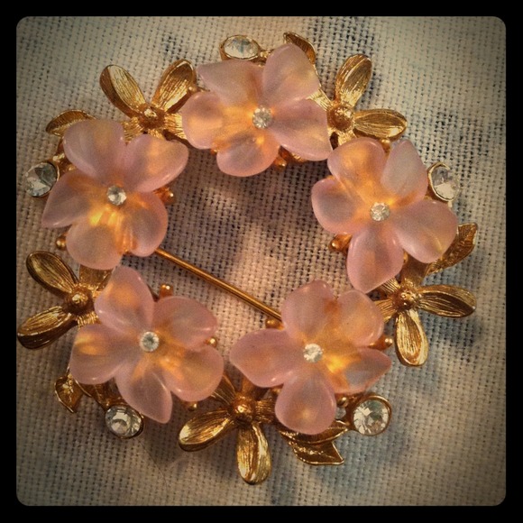 Broach with pink and gold painted flowers! Pretty!