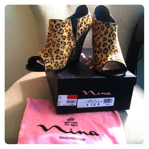 Gorgeous Nina open toe booties! Worn once! $25