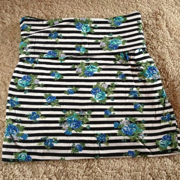 Flowered & stripped skirt