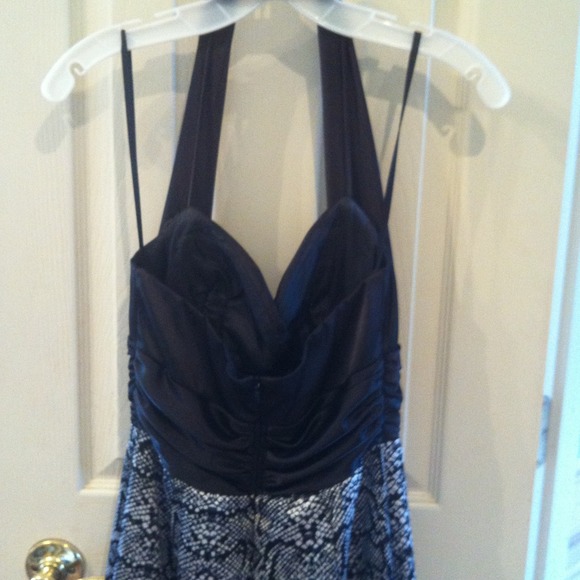 Size 2 prom dress. Worn once, not hemmed - Picture 3 of 4