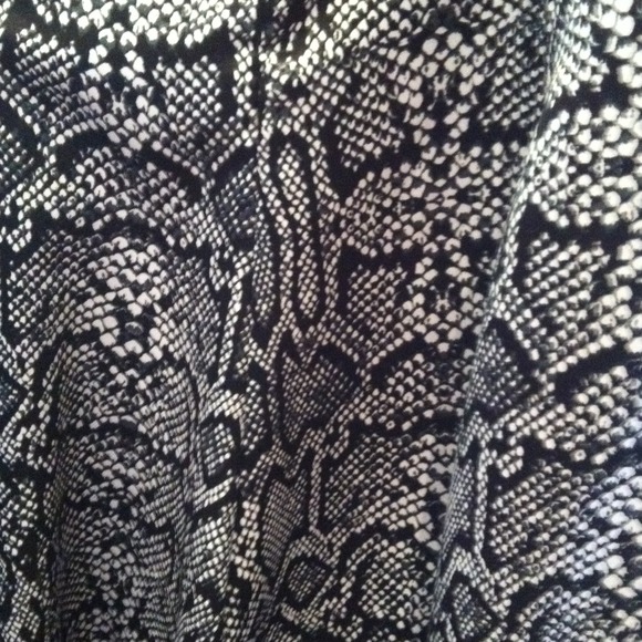 Size 2 prom dress. Worn once, not hemmed - Picture 4 of 4