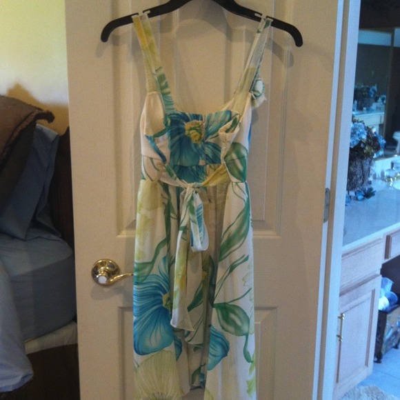 Size 7 floral chiffon sundress, worn three times - Picture 2 of 4