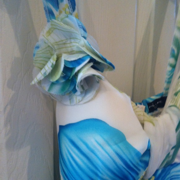 Size 7 floral chiffon sundress, worn three times - Picture 4 of 4