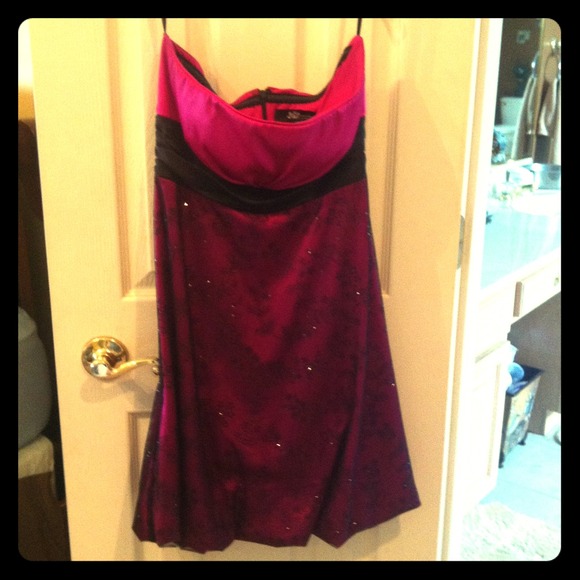 Short formal dress size 5/6 worn 3 times - Picture 1 of 4