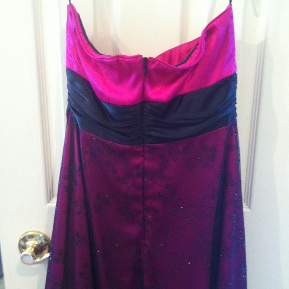 Short formal dress size 5/6 worn 3 times - Picture 4 of 4