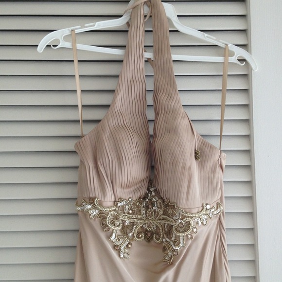 TRADED Champagne ball gown - Picture 2 of 3