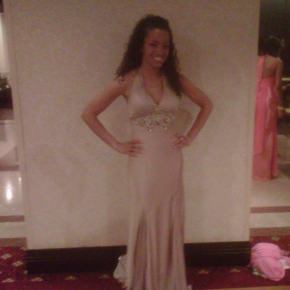 TRADED Champagne ball gown - Picture 3 of 3