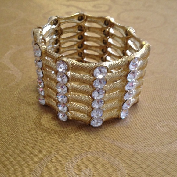 Jewelry - Crystal bamboo bracelet