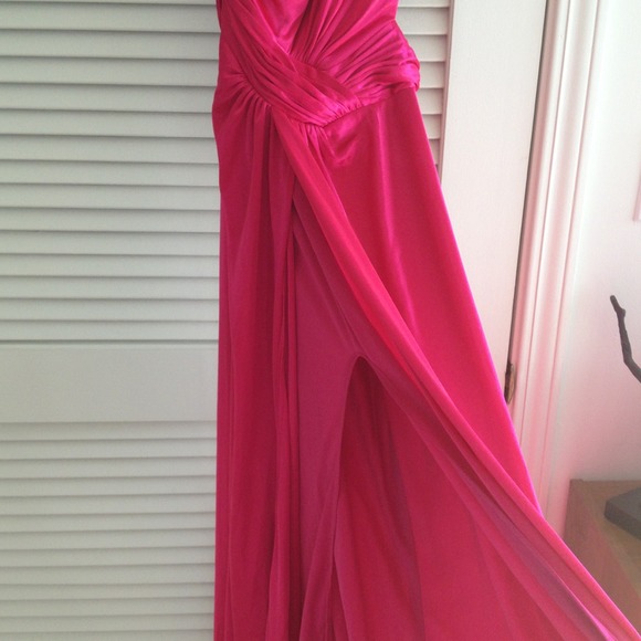 TRADED BNWT pink ball gown - Picture 3 of 4