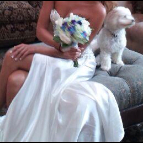 White Dress (Gown) - Picture 4 of 4