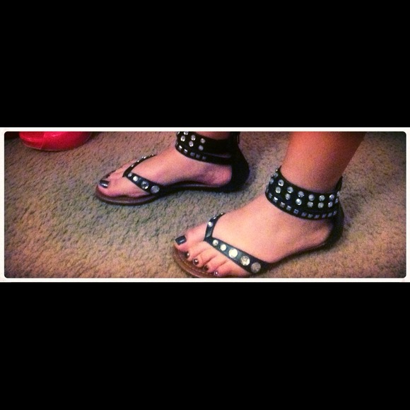 Black size 7 sandals - Picture 2 of 2
