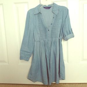 Cute denim shirt! Can wear two ways!!👍