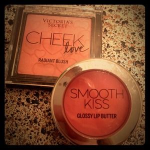 Victoria's Secret Makeup Bundle of 2